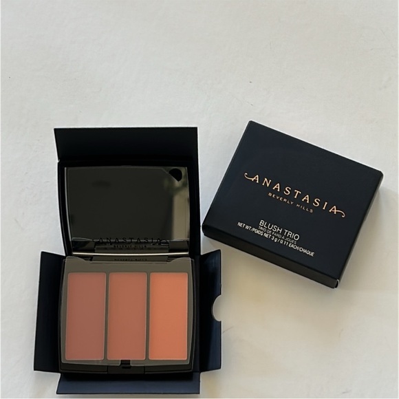 Anastasia Beverly Hills Other - Anastasia Beverly Hills Blush Trio in Peachy Love-Nectarine, Ginger, Miami
